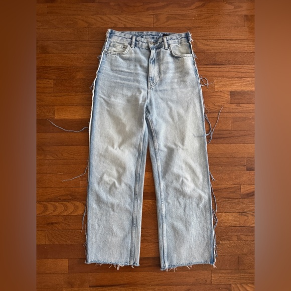 Zara Distressed Jeans - Picture 1 of 2